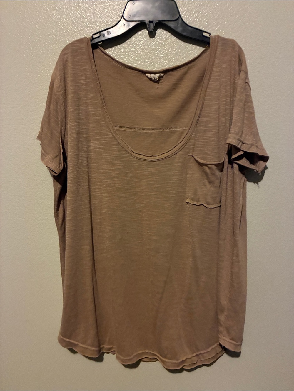 POL Scoop Neck Pocket Tee - Taupe